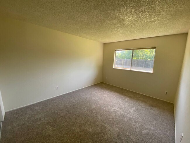 Building Photo - 8073002/65