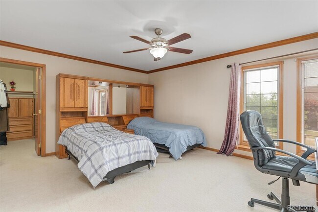 Building Photo - 47105 Liberty Bell Rd E