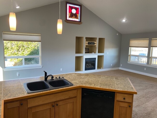 Building Photo - 451 Skylark St SW