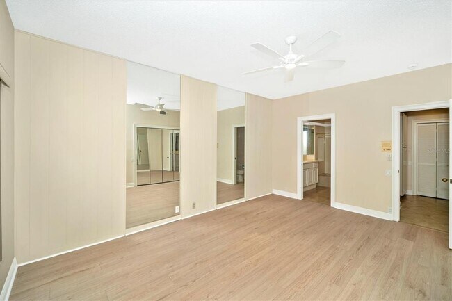 Building Photo - 7669 Fairway Woods Dr