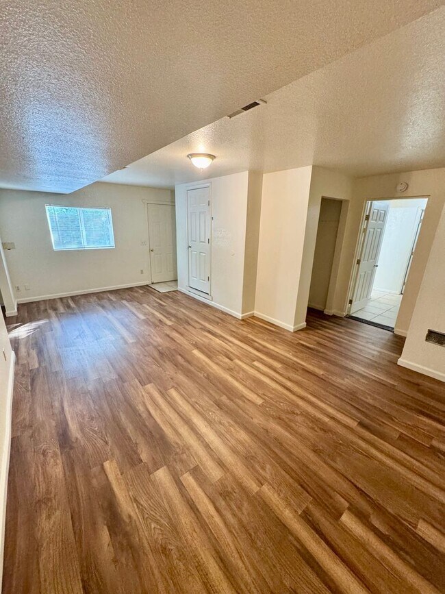 Building Photo - **Reserve for Summer 2026** Deckhouse at 6th & Ivy!