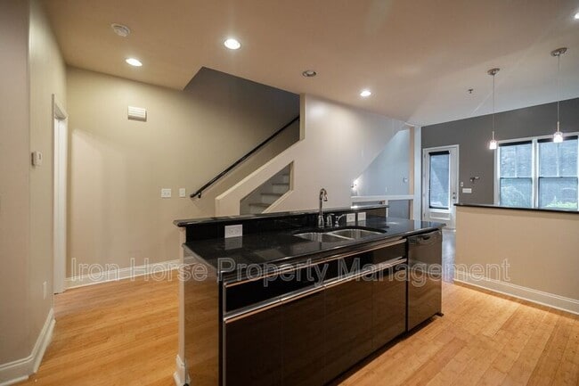 Building Photo - 118 Ruth Dr