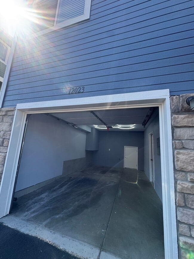 Building Photo - Charming 2BR Townhome in Brighton