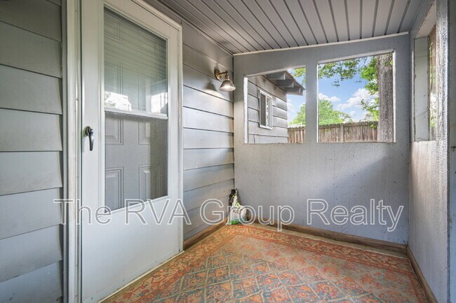 Building Photo - 2517 Haden Ave