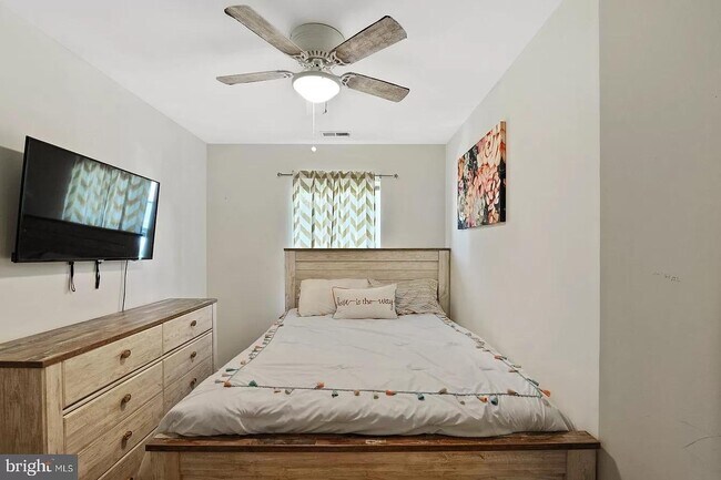 Building Photo - 43 Medal Way