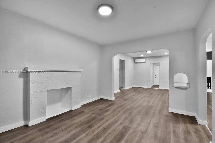 Building Photo - 47 NW 49th St