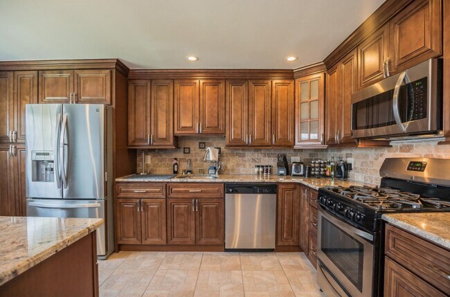 Building Photo - 3734 Mechanicsville Pl