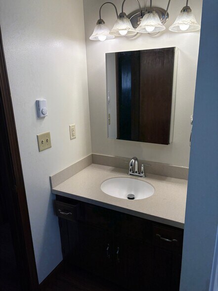 New Corian Countertop & Sink - 309 Olsen St