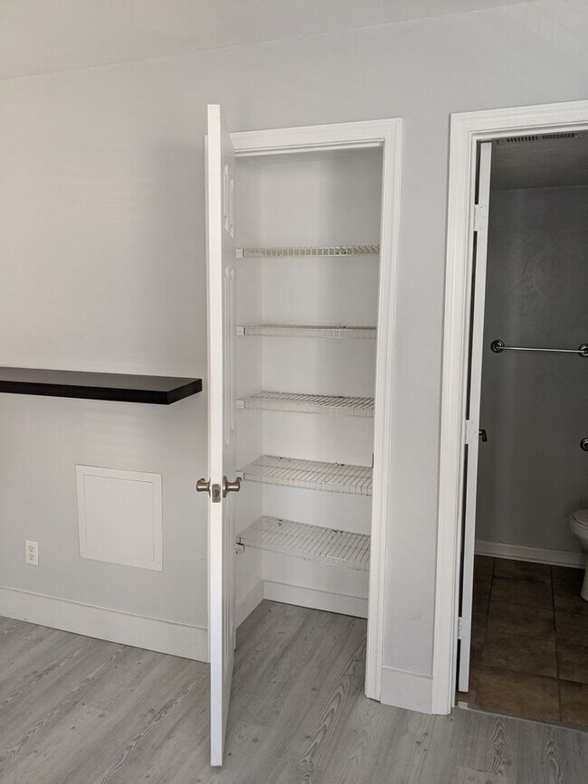 Building Photo - Bright and Open Floor Plan Across the Street from the Beach!