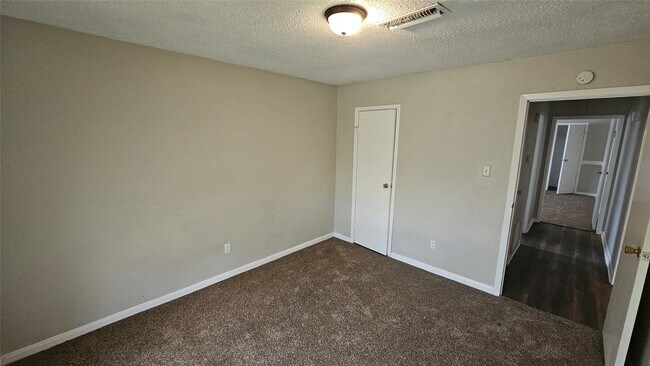 Building Photo - 23915 Spring Fork Dr