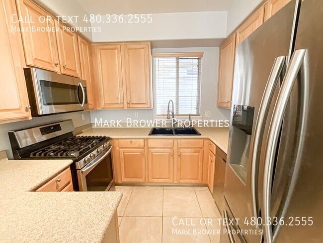 Building Photo - 2992 N Miller Rd