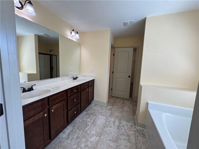 Building Photo - 2640 Tyler Bay Ln