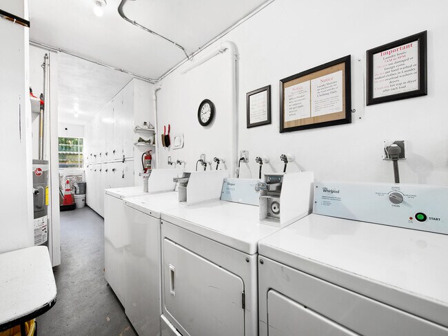 Building Photo - 2238 Monroe St