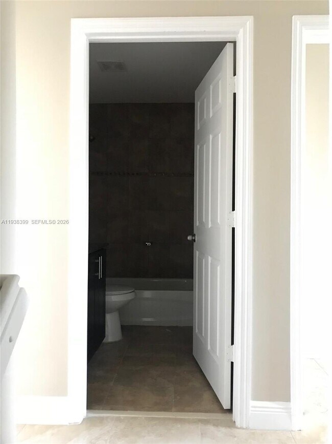 Building Photo - 1990 NW 4th Ct