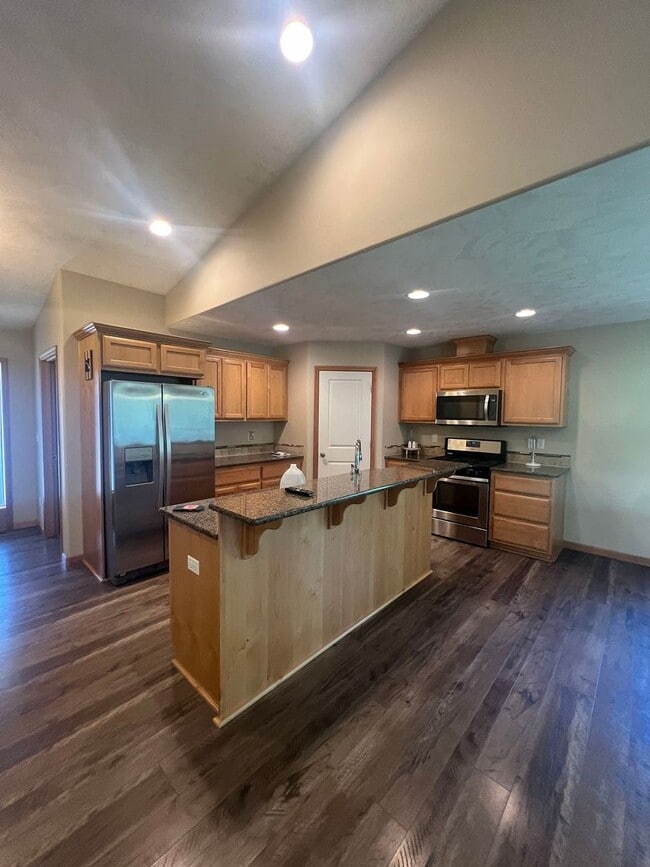 Building Photo - 1770 Pacific Ridge Ln