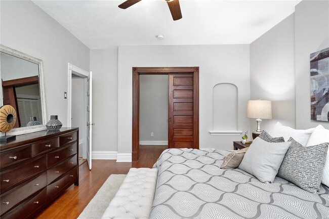 Building Photo - 5377 Reber Pl