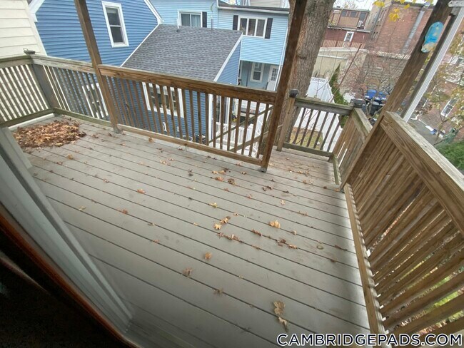 Building Photo - 161 Otis St