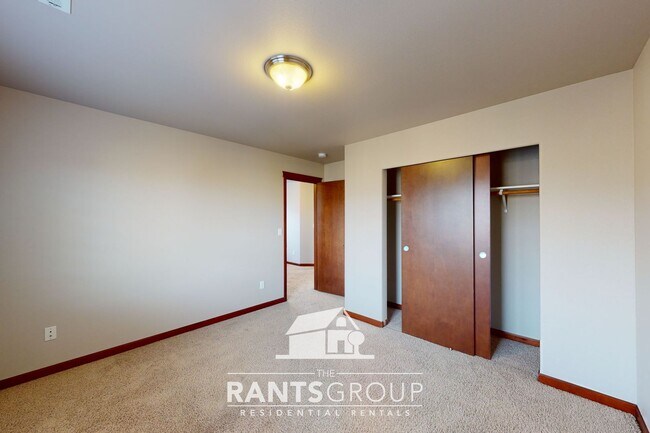 Building Photo - Beautiful home in Puyallup! Easy Commute t...