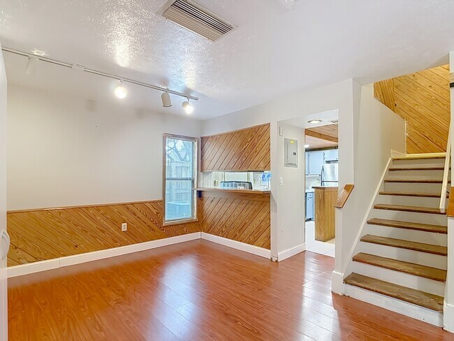 Building Photo - 5602 Ashley Oaks Dr