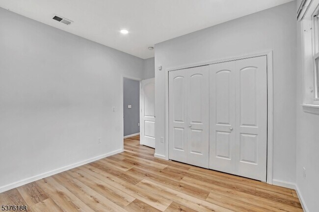 Building Photo - 138 Bloomfield Ave