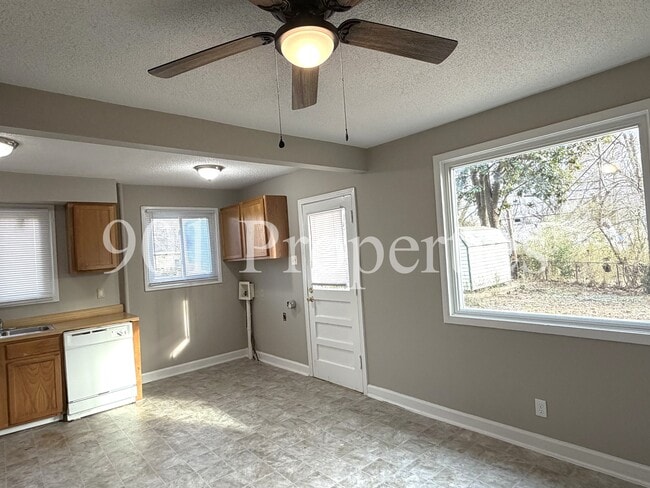 Building Photo - 4199 Atwood Ave