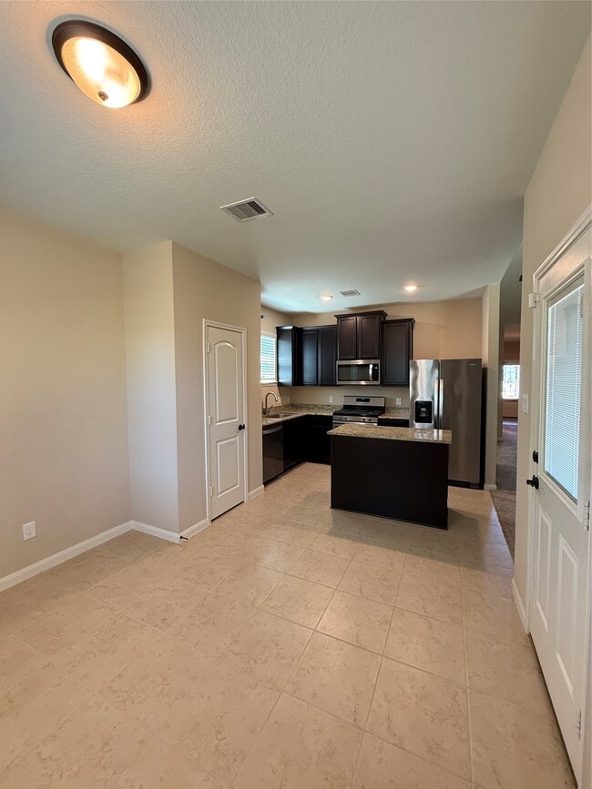 Building Photo - 8985 Oval Glass St