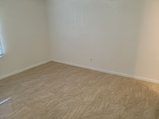 Building Photo - 851 Taft Ave