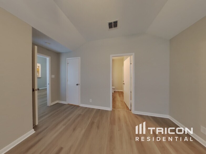 Building Photo - 8414 Favero Cove