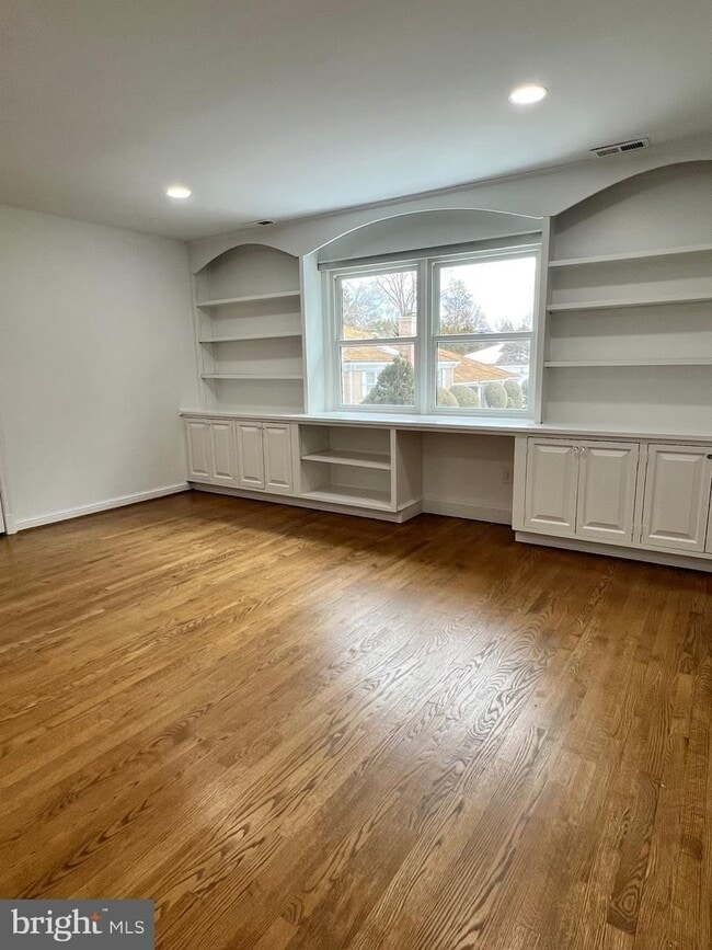 Building Photo - 1213 Perry William Dr