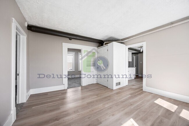 Building Photo - 415 Graham St SW