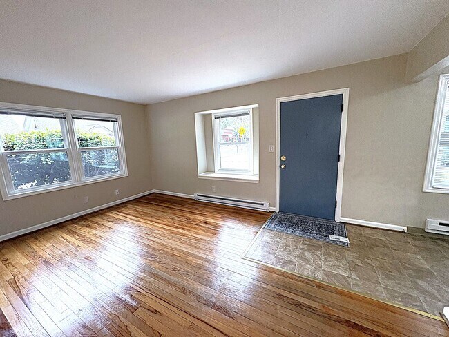 Building Photo - 1645-1649-1649 N Killingsworth St