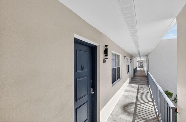 Building Photo - 173 Flanders C