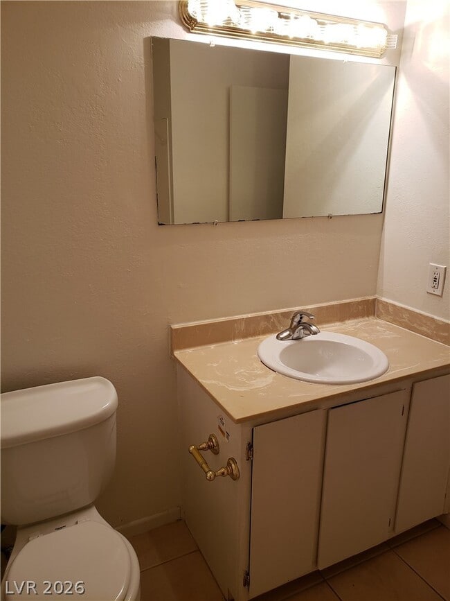 Building Photo - 2440 Paradise Village Way