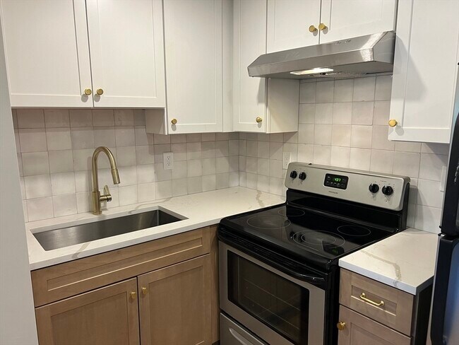 Building Photo - 4 Tara Dr