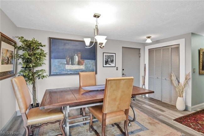 Building Photo - 10301 Lake Ave