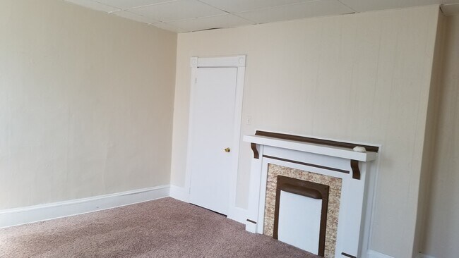 Living Room - 172 Van Voast Ave