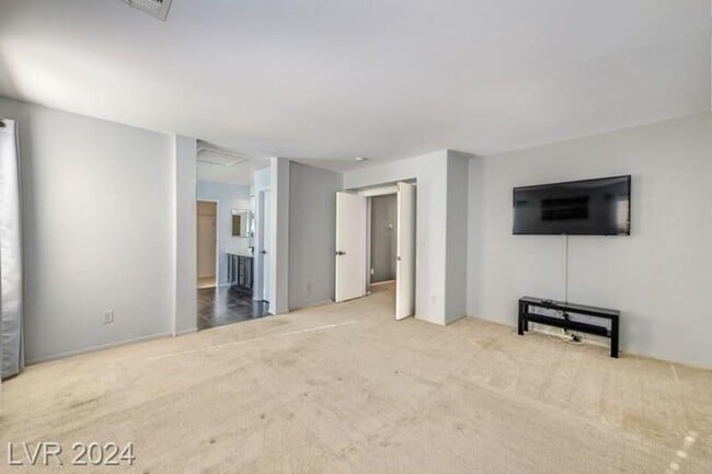 Building Photo - 4 Bedroom For Rent! Near Durango Station
