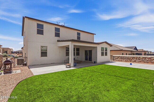 Building Photo - 7509 Enchanted Pk Dr