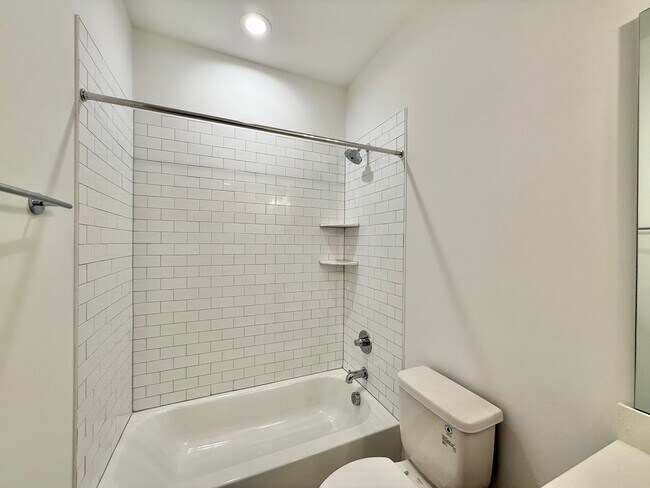 Building Photo - Newly Built 4BD, 3.5BA Northeast Raleigh T...