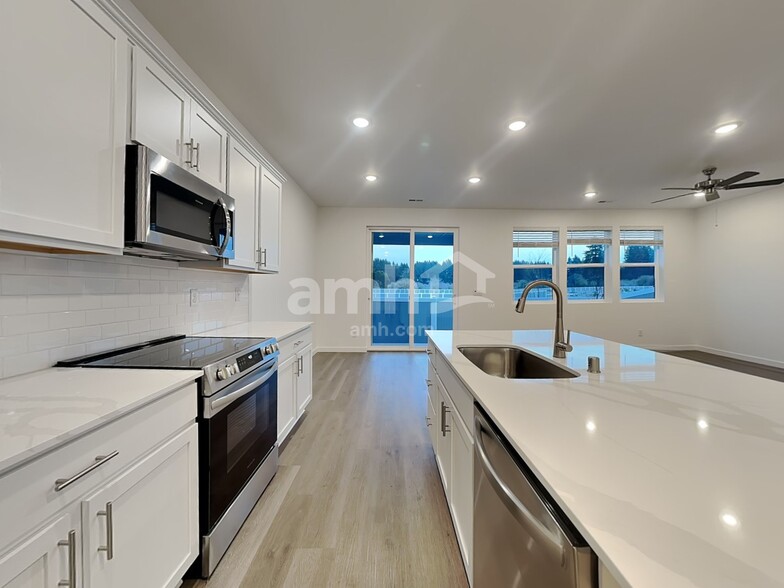 Building Photo - 5126 Turnstone St SE