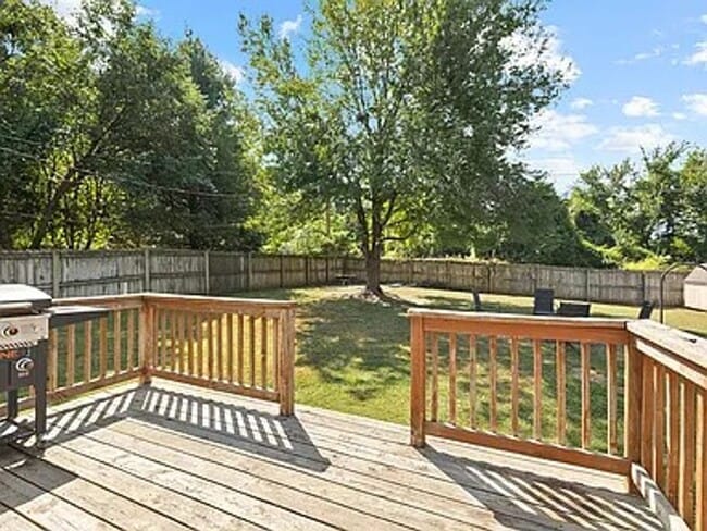 Building Photo - 3 Bed 2 Bath 2 Car Garage Available Now!!!