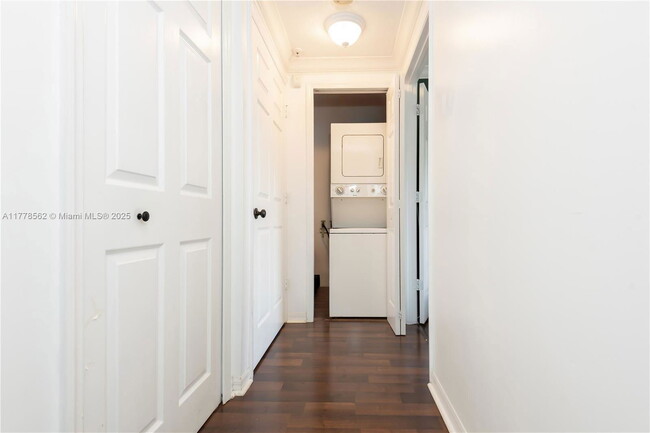 Building Photo - 3500 Coral Wy