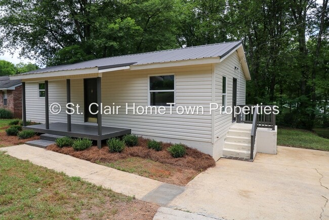 Building Photo - Adorable Home