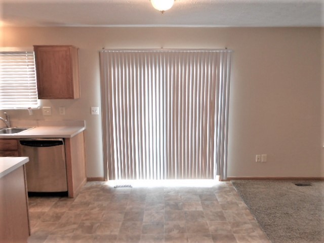 Building Photo - 2194 Dry Ridge Ct