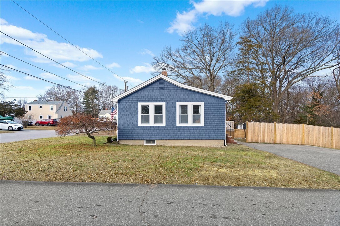 side view - 16 Brownlee Blvd