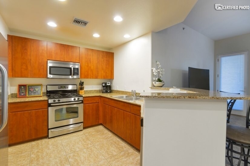 Building Photo - 16 W Encanto Blvd