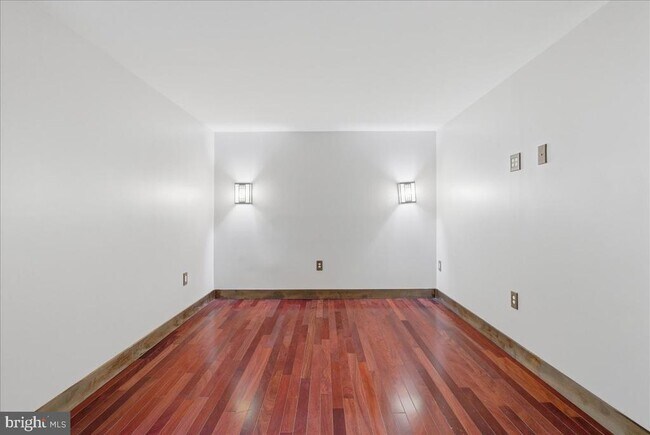 Building Photo - 1425 Northgate Square