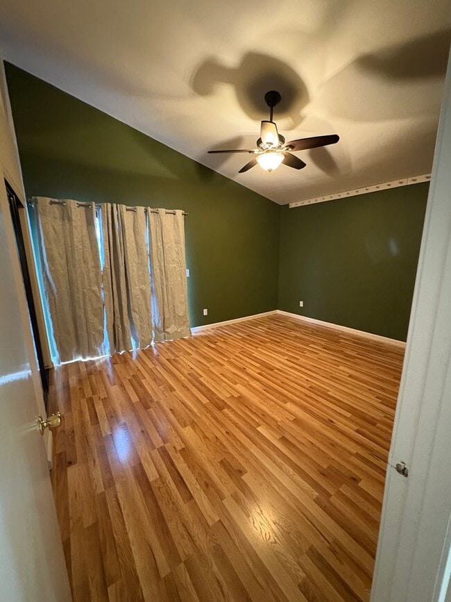 Building Photo - Updated 2bed/2full bath home in Pocket