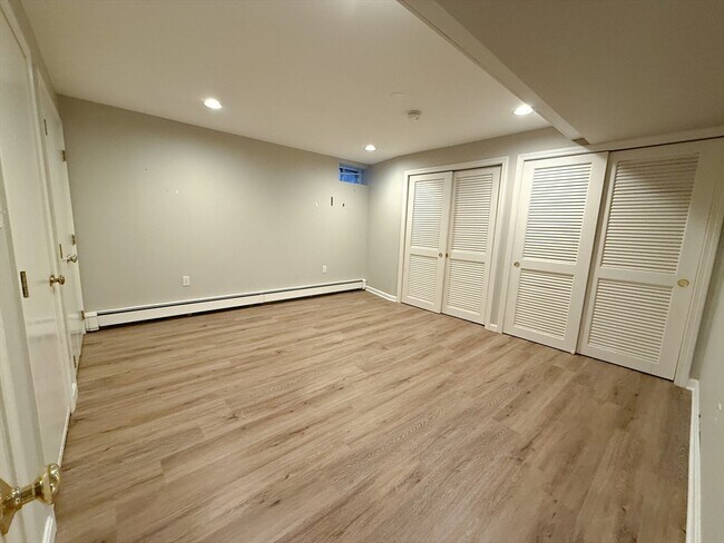 Building Photo - 4 Elliston Rd