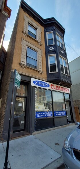 Building Photo - 2615 N Halsted St